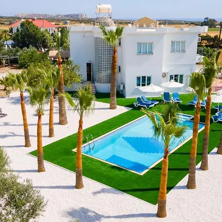 Villa Sun N Blue By Ezoria Ayía Nápa